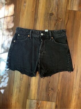 Black Denim Low-Waist Frayed Hem Women's Shorts 90’s Boyfriend Style